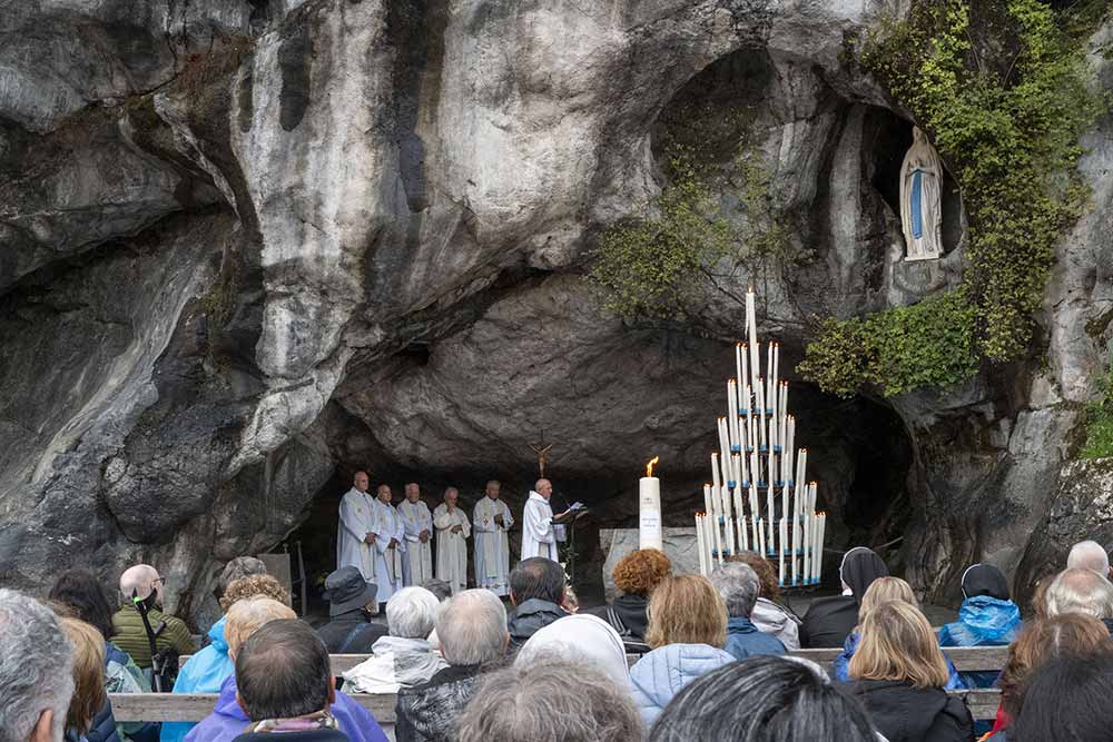 La Grotte de Massabielle où Bernadette a eu ses visions de la Vierge Marie.
