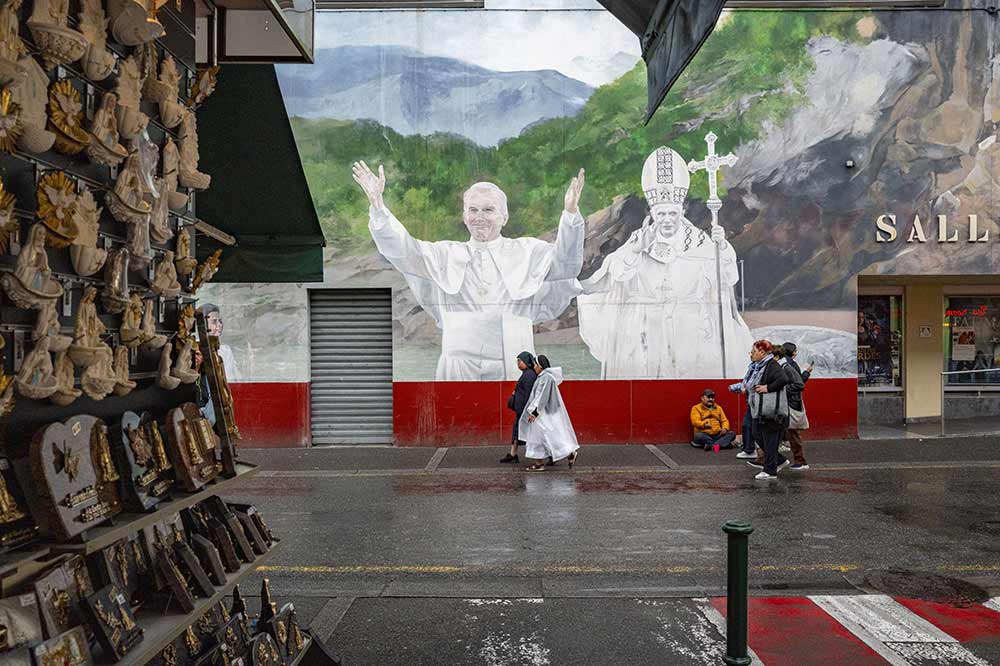  Un peu de street art extérieur aussi ! Lourdes sait être de son temps.