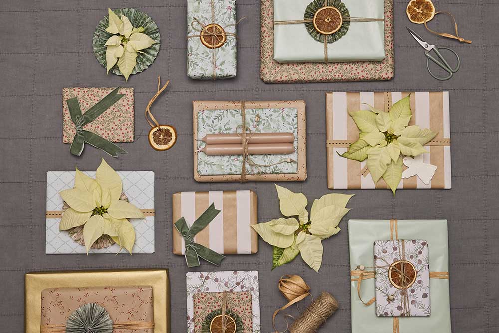 Poinsettias - décorez vos cadeaux avec amour