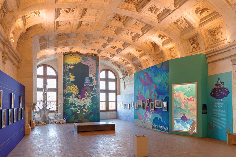 Les décors font merveille sous ce magnifique plafond.