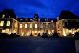 L'Alexandra Palace - De nuit, le Château brille de mille feux.