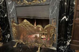 La cheminée du Bar...