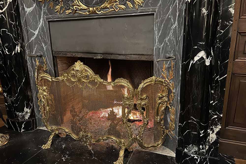 La cheminée du Bar...