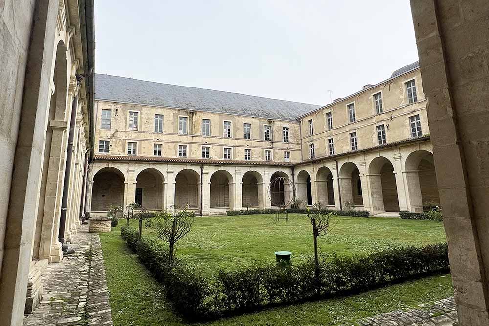 Le Cloitre.
