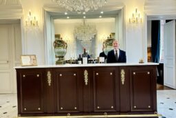 L'Alexandra Palace - La partie accueil avec un réceptionniste très sympathique.