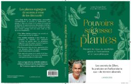Pouvoirs et sagesse des plantes - un livre passionnant et instructif.