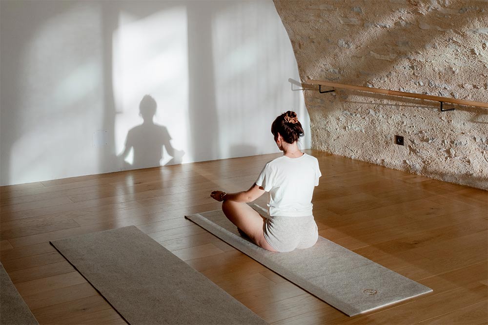 Le Tapis de Laine - confortable pour les exercices de Yoga, Pilates ou relaxation.