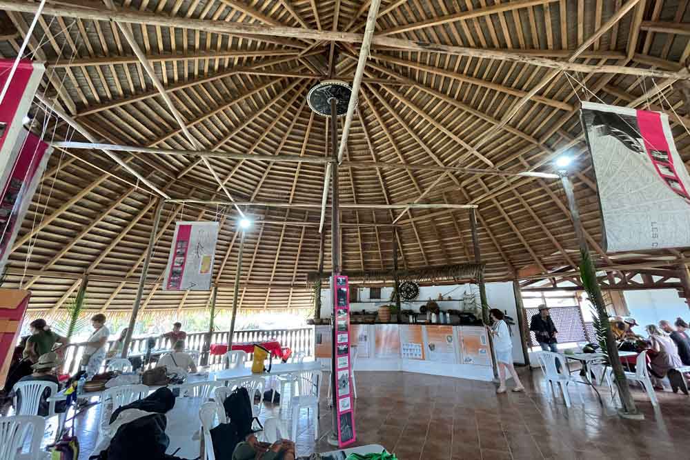 Arts-guyanais - Le centre culturel amérindien Kalawashi à Kourou ©Valérie Collet