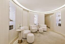 Entrée du Spa Le Bristol.