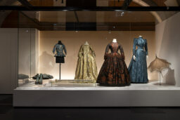 Palais Galliera - Des tenues superbes pour l'époque.