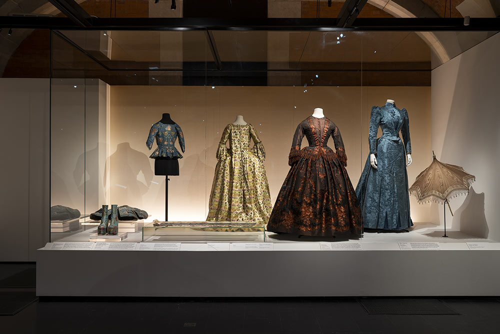 Palais Galliera - Des tenues superbes pour l'époque.