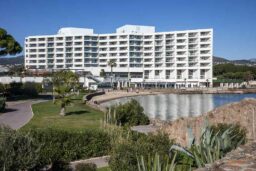 L’hôtel Pullman Cannes Mandelieu.