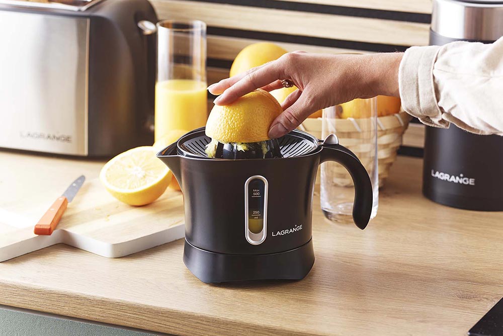 Petit Déjeuner - avec le presse-agrumes Naos.