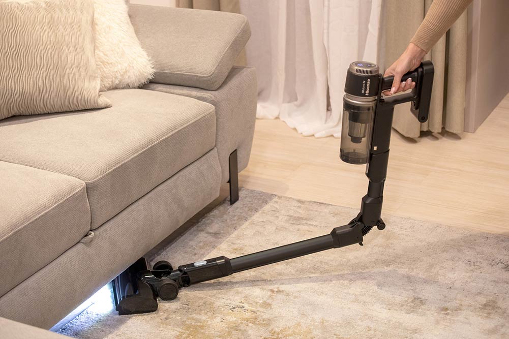 Hisense - Super pratique pour aller sous le meubles et le canapé.