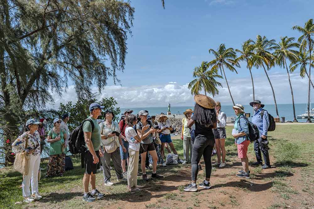 Îles-du-Salut - Notre guide, Solène, de la Compagnie des guides de Guyane, nous raconte les Îles du Salut.