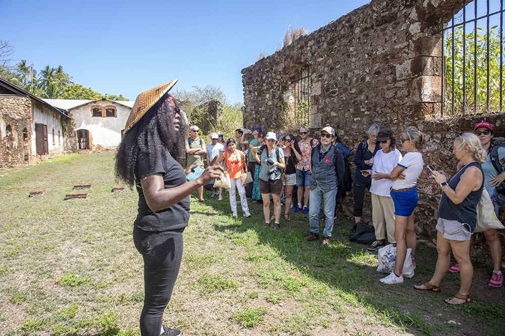 Découvrir l’île Royale avec des explications est particulièrement intéressant.