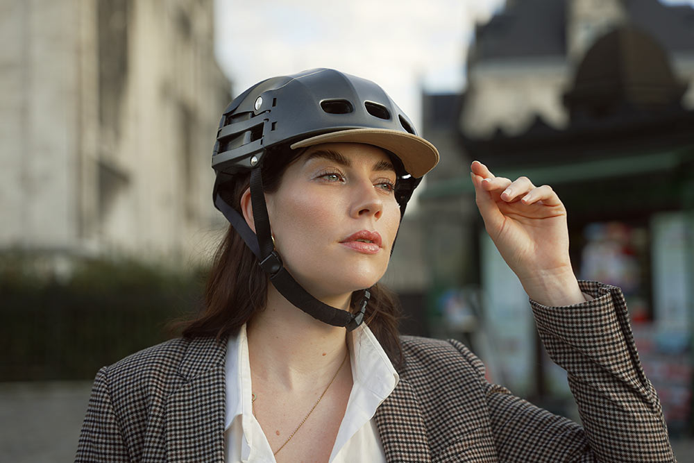 le casque pliable qui libère la mobilité urbaine