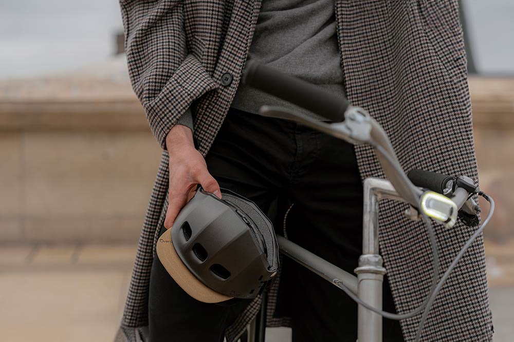 Lecasque pliable qui libère la mobilité urbaine