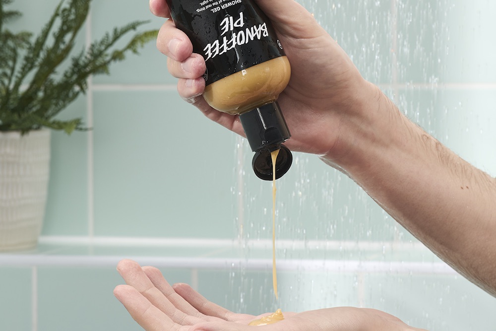 Lush se décline en une sélection de soins colorés et ludiques, parfaits pour offrir… ou pour se faire plaisir.