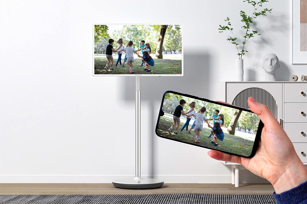 Diffuser une vidéo du smartphone vers le téléviseur est appréciable.© Thomson