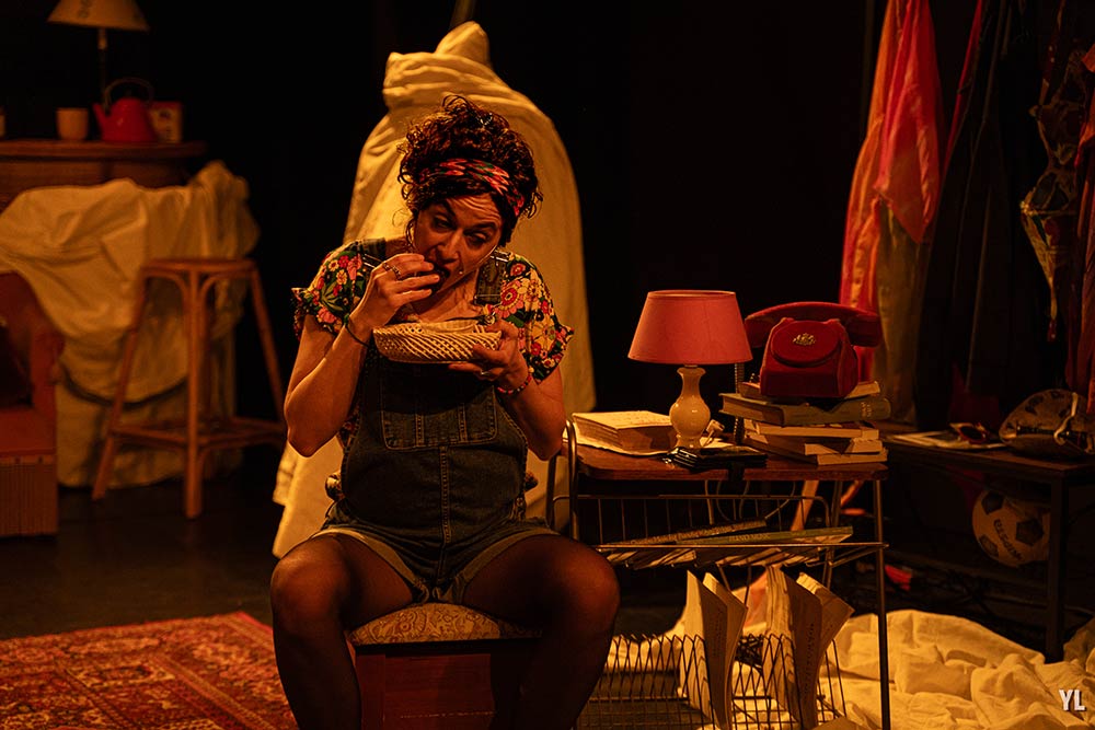 Jeune fille - Cherche maison douce...