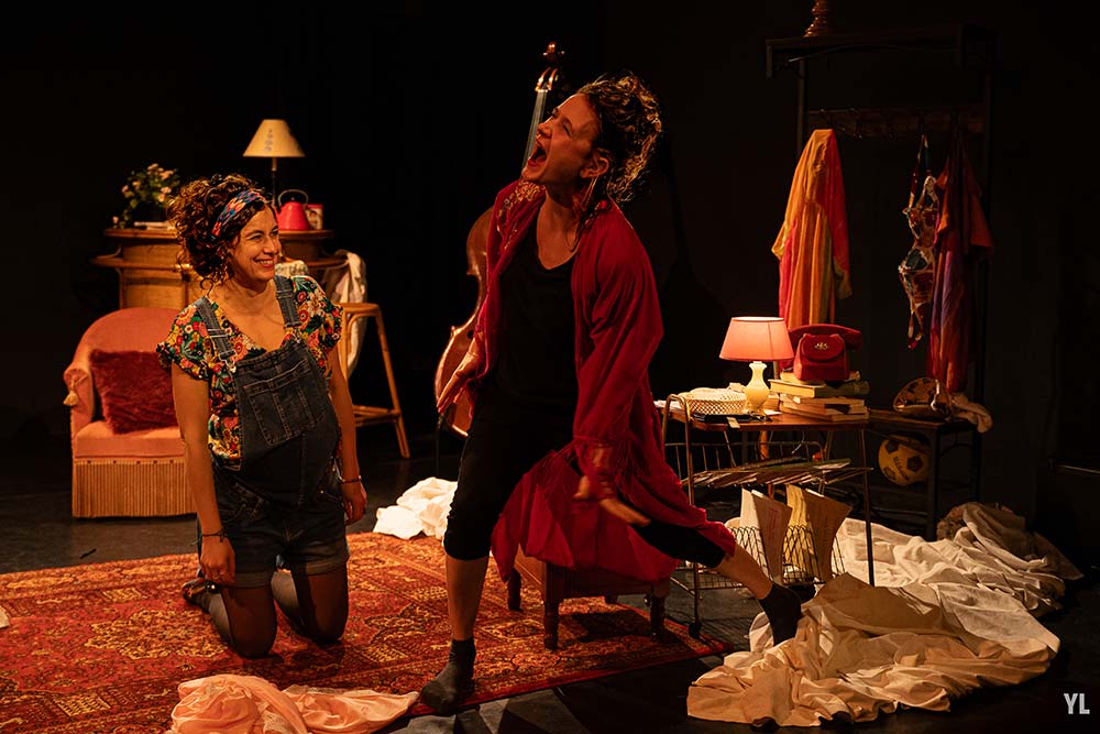 Jeune Fille - Framboise pique une crise.