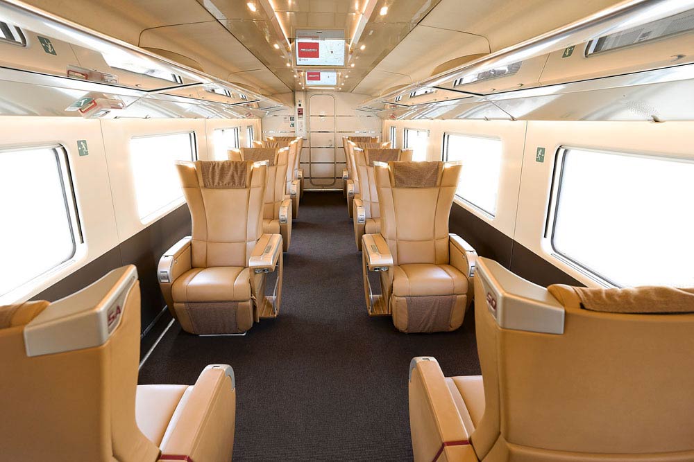 La spacieuse classe Executive et ses larges fauteuils pivotants ©Trenitalia France