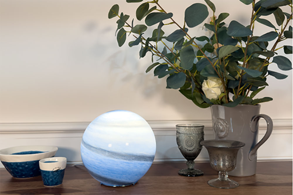 Space Age - Le Cosmos sous forme de lampe.