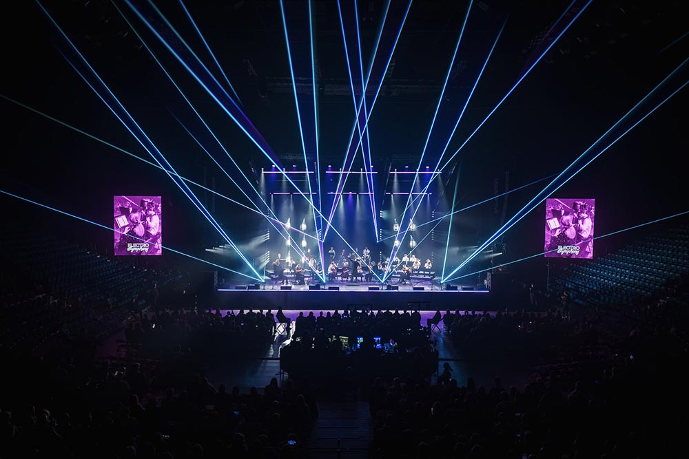 Zaiko Langa Langa - Zaïko n’a cessé de transformer la musique congolaise. Il a redéfini la rumba, influencé les musiques urbaines africaines et façonné des générations d’artistes.