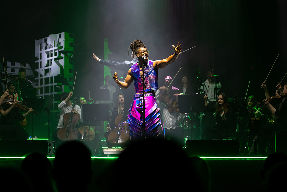 Depuis ses débuts, Zaïko privilégie des arrangements orchestraux sophistiqués, un style plus direct, plus rythmique et plus énergique.