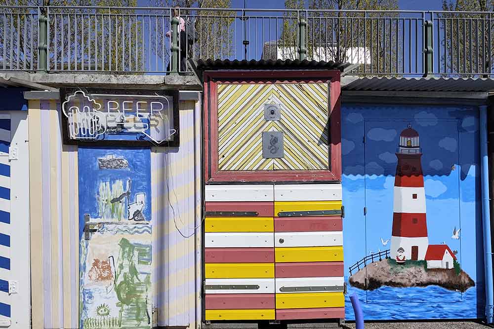 Le Jura Suisse - Les cabanons du port.
