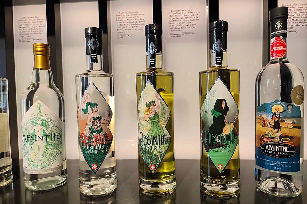 Le Jura Suisse - L’absinthe est née dans le Val de Travers.