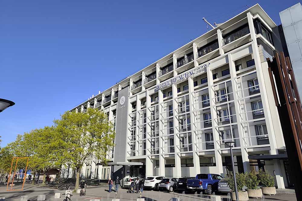 Le Jura Suisse - L’hôtel Beaulac à Neuchâtel.