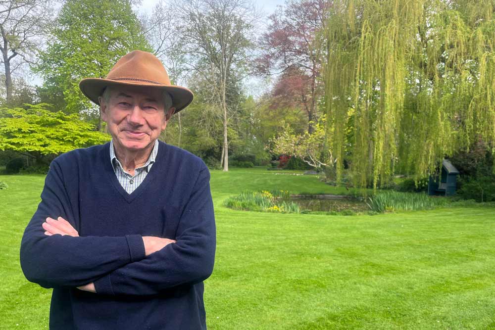 La Feuillerie - Palick van Hövell devant son parc