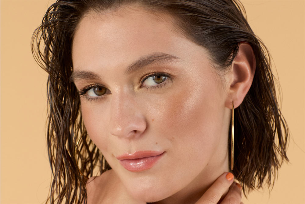 Deborah Milano 2026 - Naturel et style pour des sourcils parfaits.