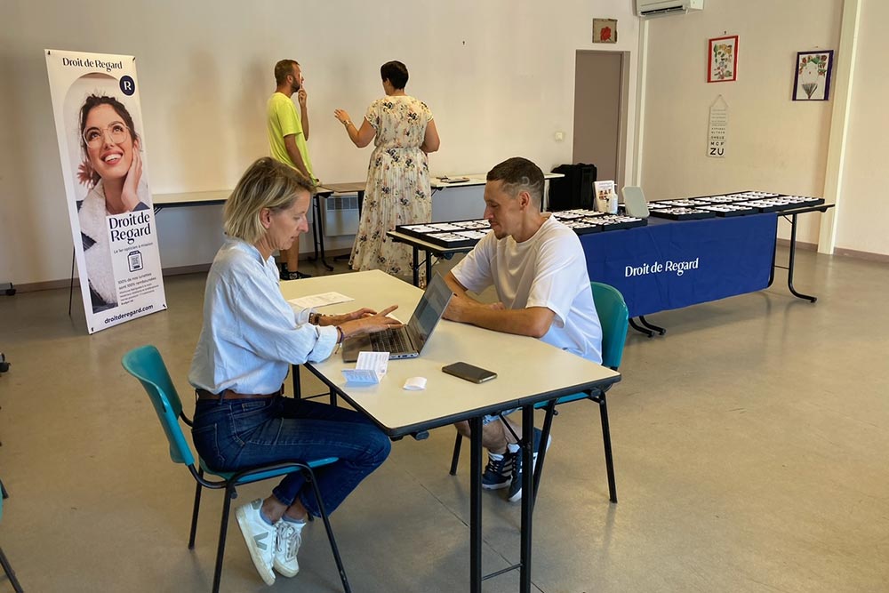 La Myopie - Droit de Regard se déplace dans les établissements.