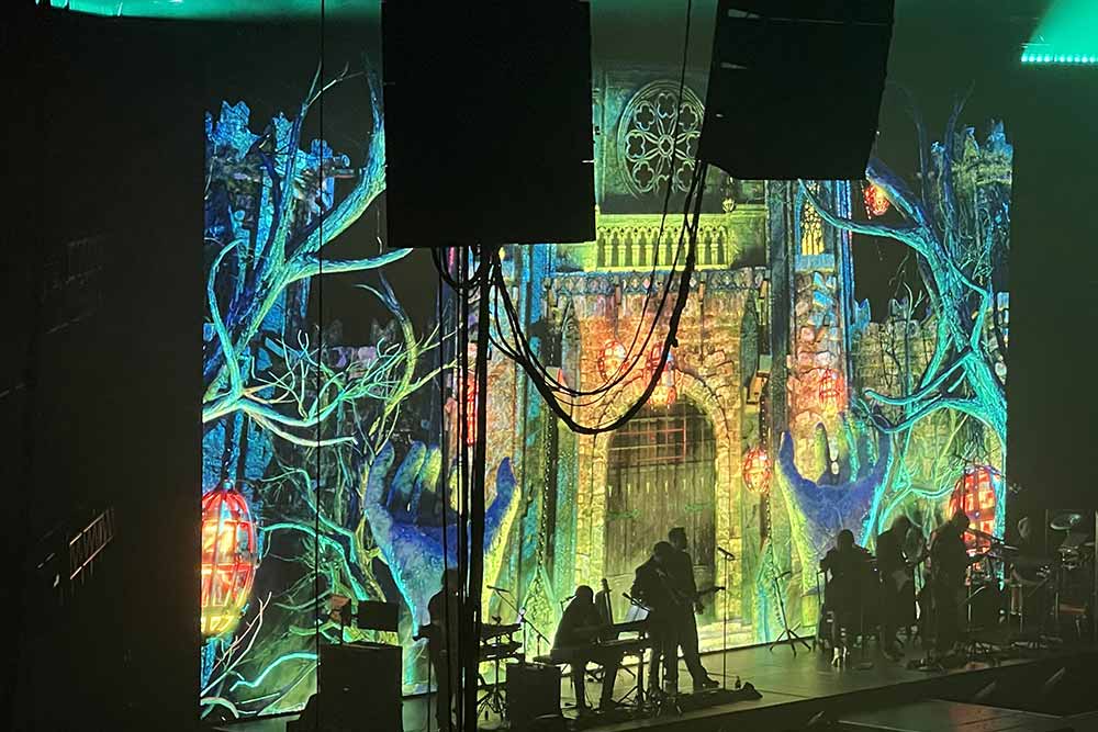 Des changements de décors qui animent le spectacle.