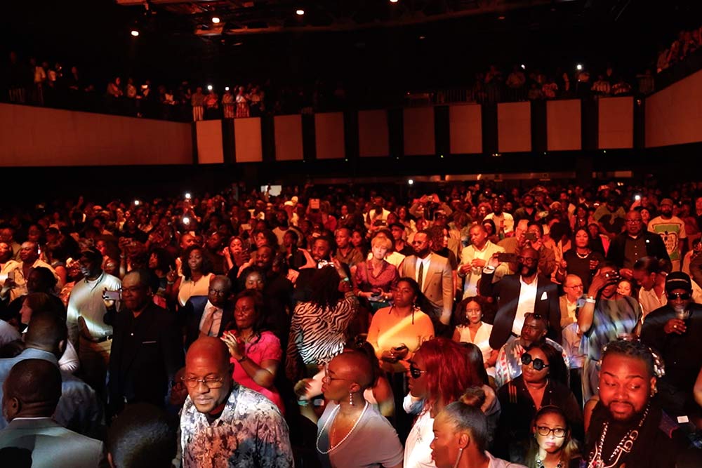 Depuis ses débuts, Zaïko privilégie des arrangements orchestraux sophistiqués, un style plus direct, plus rythmique et plus énergique.