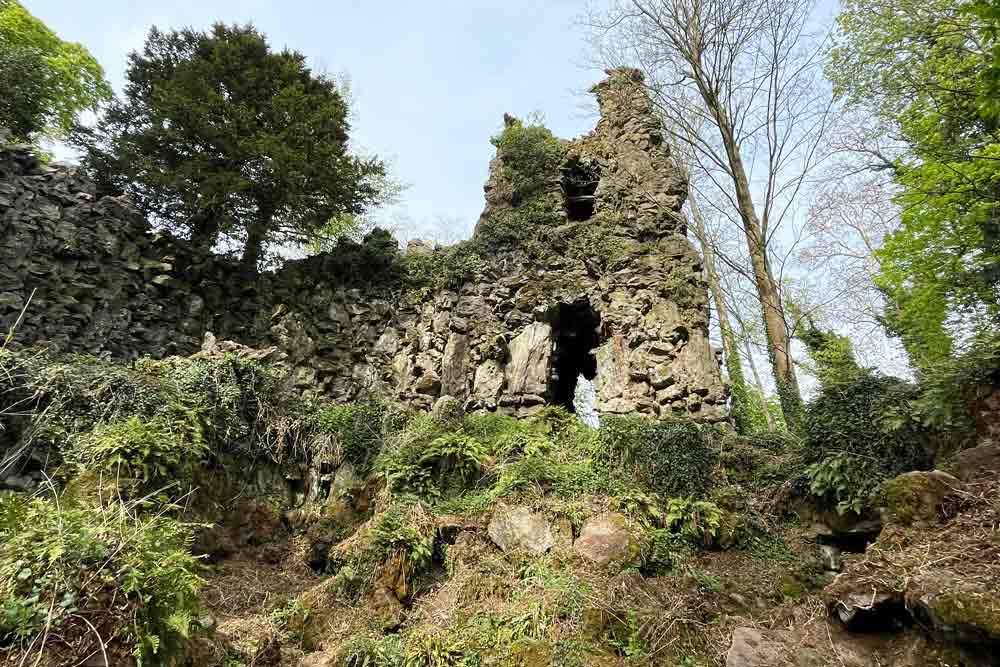Château - Le rocher (parc d’Attre)