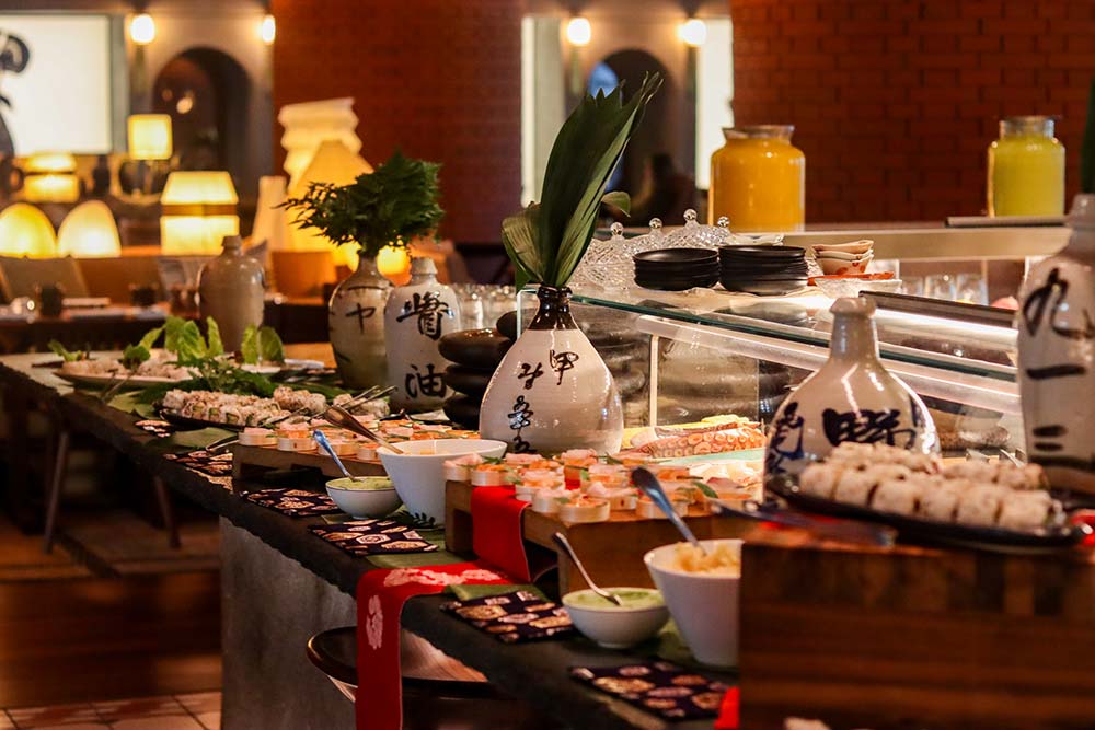 Fête des Mères - Buffet bien garni.