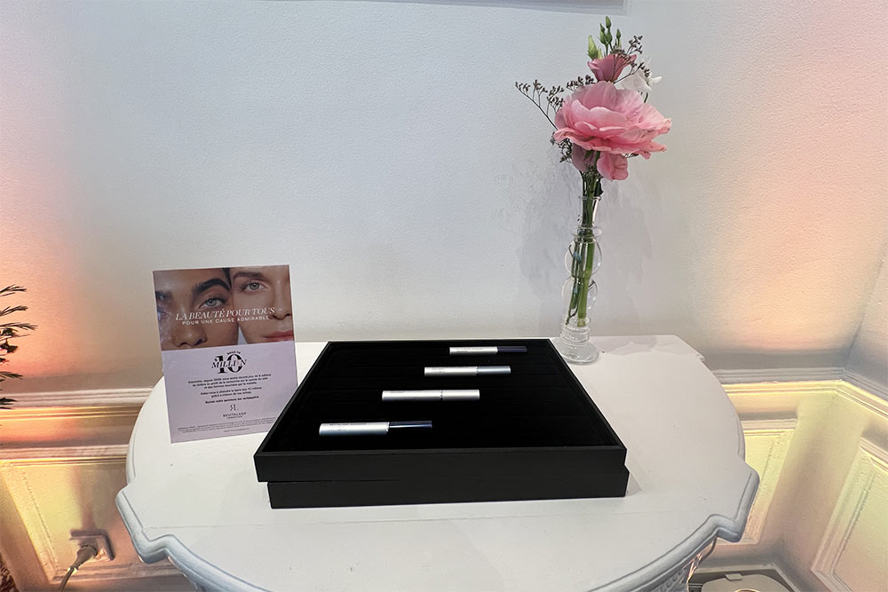 RevitaLash® Cosmetics - RevitaLash Cosmetics - des produits magiques pour la beauté des cils et des sourcils.