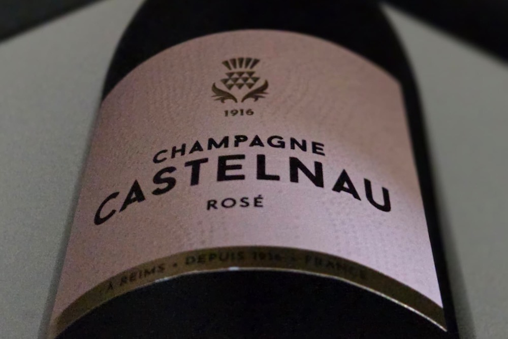 À l’occasion de la Fête des mères, Castelnau met à l’honneur son Champagne Rosé.