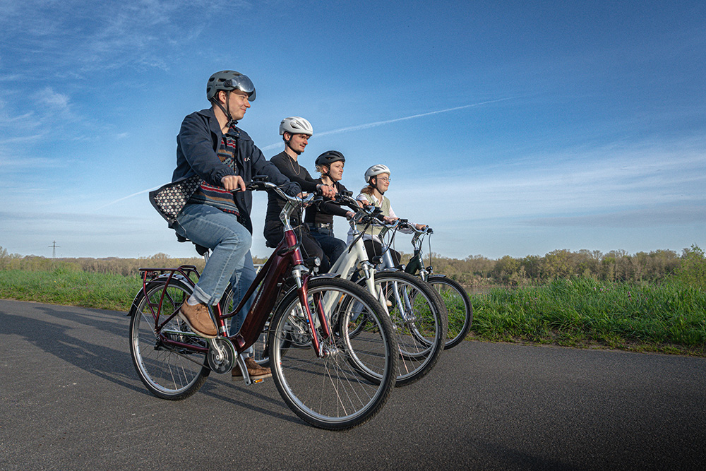 Avec le Touring GT, Starway mise sur une pratique du vélo accessible et confortable, aussi bien pour les trajets du quotidien que pour les balades loisirs. ©Starway