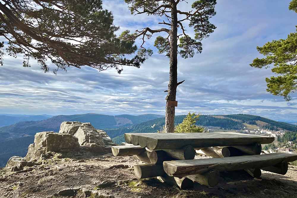 Villes Sanctuaires - l’histoire de deux saints, Jean-François Régis et Thérèse Couderc et son incontournable panorama sur la chaîne des Alpes