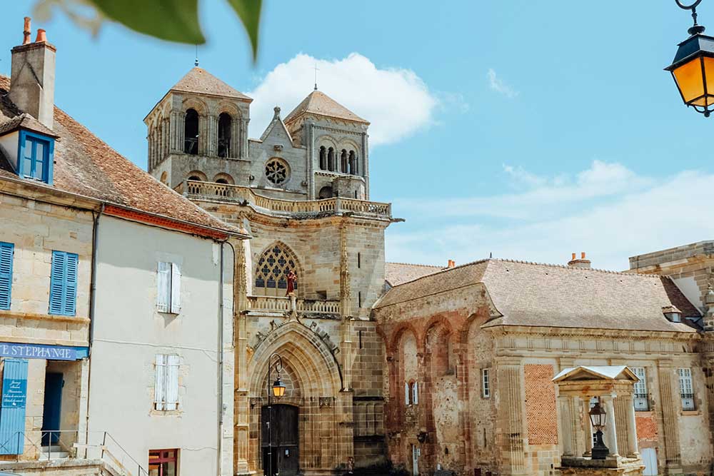 Villes Sanctuaires - Souvigny, petit village du bocage bourbonnais dans le département de l’Allier.
