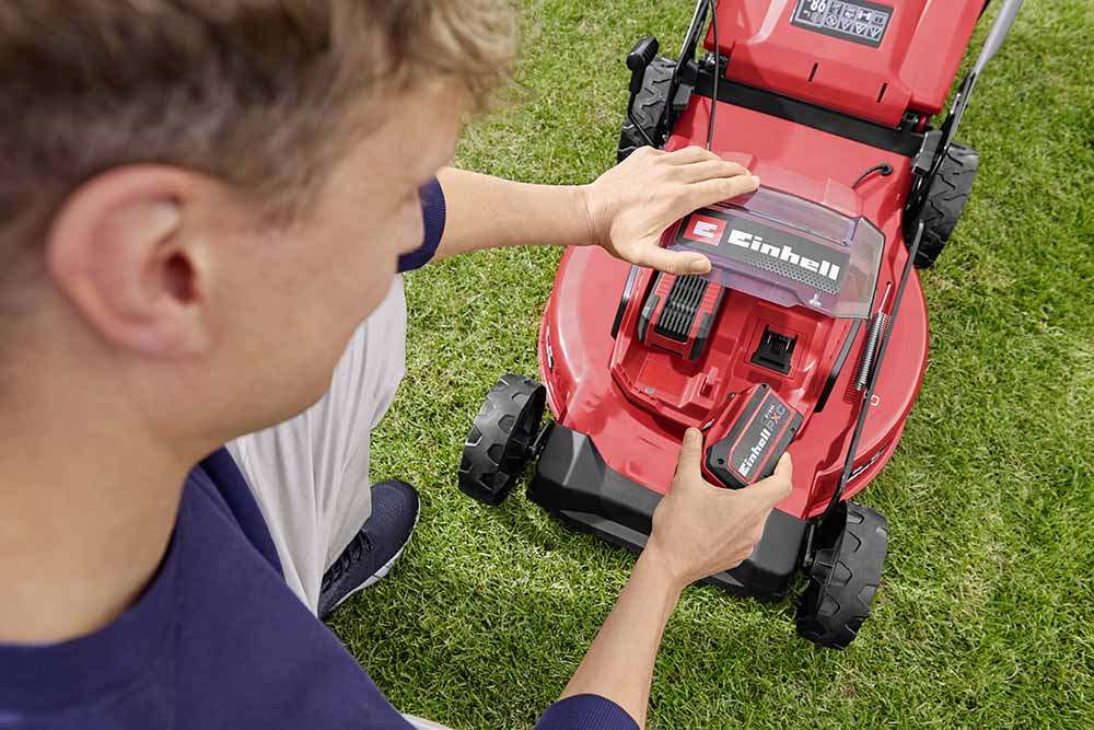 Tondeuse Einhell - Deux batteries hyper pratiques.