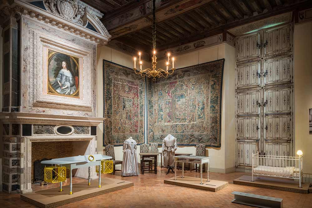 Drôles de meubles - CMN château ducal de Cadillac ©Arthur Pequin
