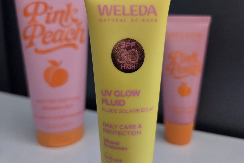Weleda enrichit sa gamme solaire avec le Fluide Solaire Éclat SPF 30, un soin quotidien qui associe protection, hydratation et éclat.