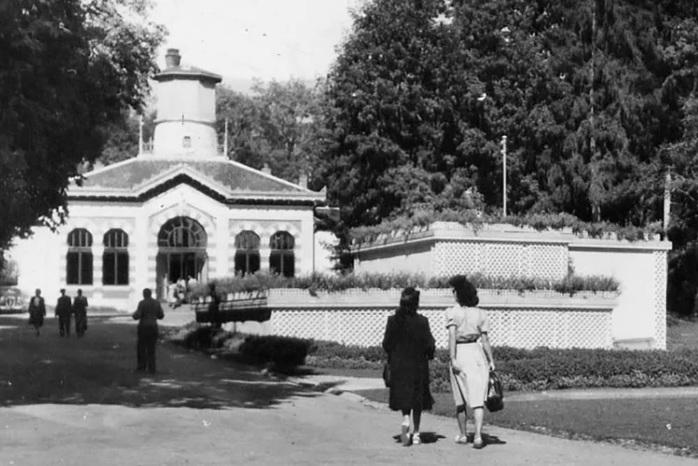 Second établissement thermal, de style mauresque, construit en 1885, fut détruit en 1962.