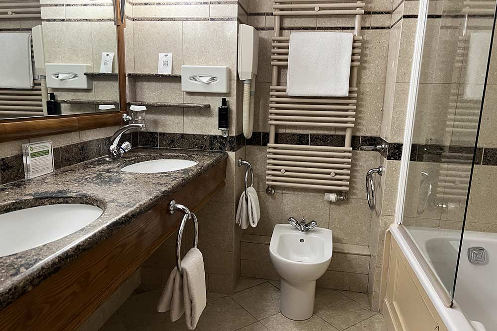 Divonne-les-Bains - La salle de bain.